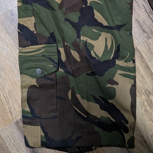 Almost new British woodland camo pants - Picture 4 of 4